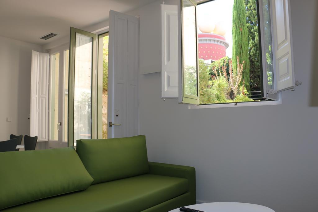 The Museum Apartments Figueras Chambre photo