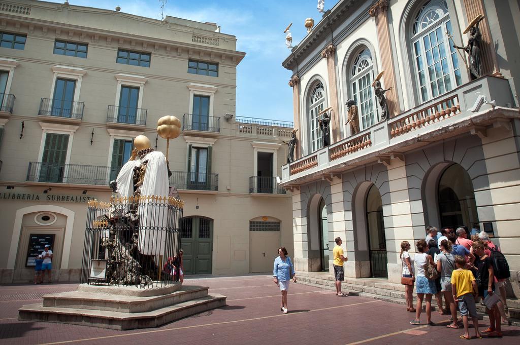 The Museum Apartments Figueras Extérieur photo
